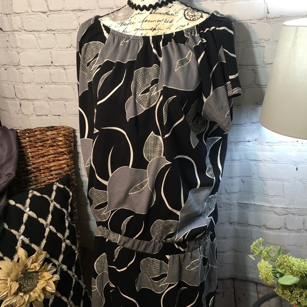 Old Navy floral jerseys dress - Picture 3 of 8